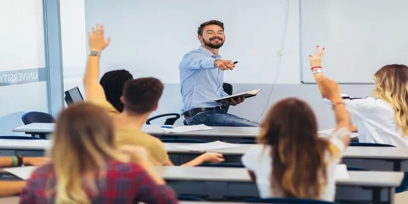 Giáo Dục Đại Học: Tổng Quan, Thách Thức Và Cơ Hội